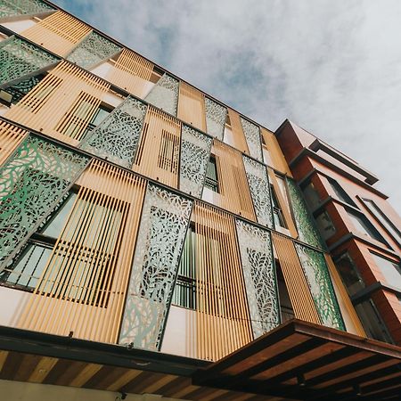 Surestay Plus Hotel By Best Western Ac Luxe Angeles City Exterior foto