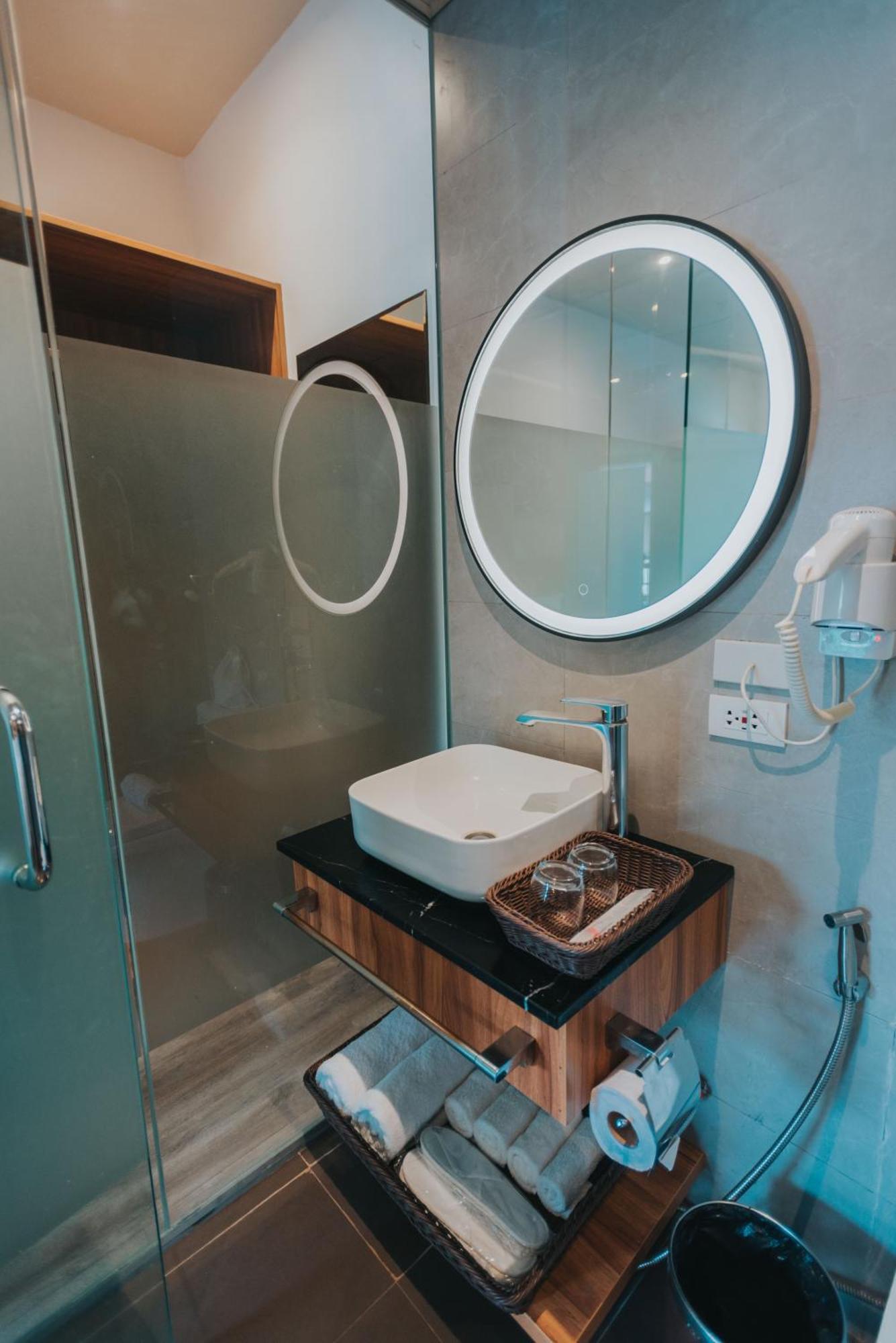 Surestay Plus Hotel By Best Western Ac Luxe Angeles City Exterior foto