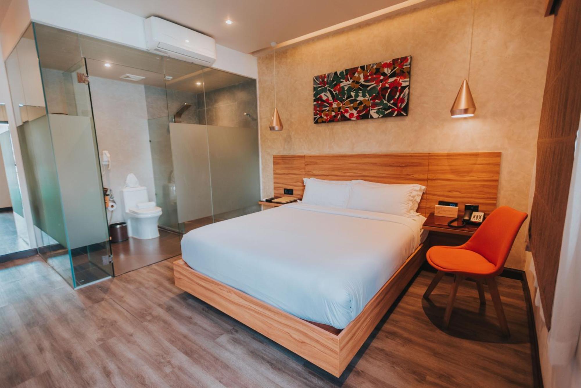 Surestay Plus Hotel By Best Western Ac Luxe Angeles City Exterior foto
